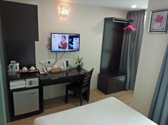 Seven Hotel Simpang Ampat - Photo4