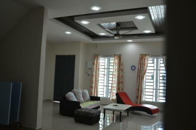 Holidayhome Taman Pelangi - Photo3