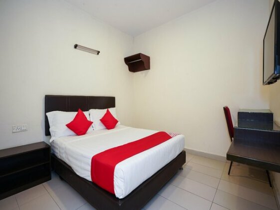 Oyo 44086 Jj Hotel - Photo2
