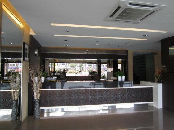 Radiant Hotel - Photo3