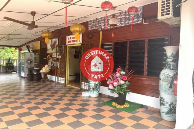 OYO 89928 Acf Guest House - Photo2