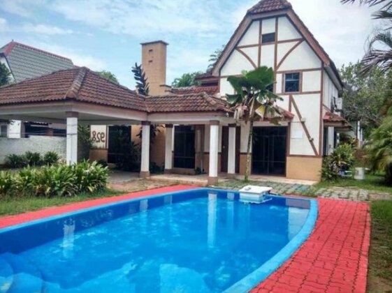 A famosa resort villa with private pool