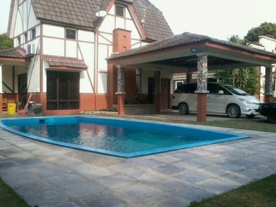 Ann Holiday Home 963