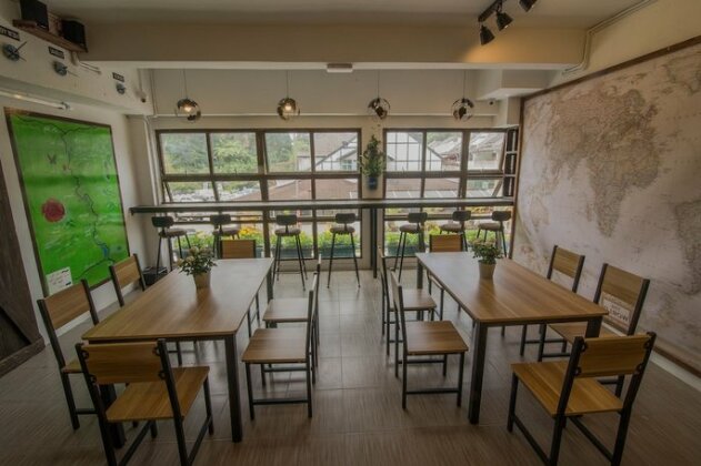 Traveller Bunker Hostel - Photo3