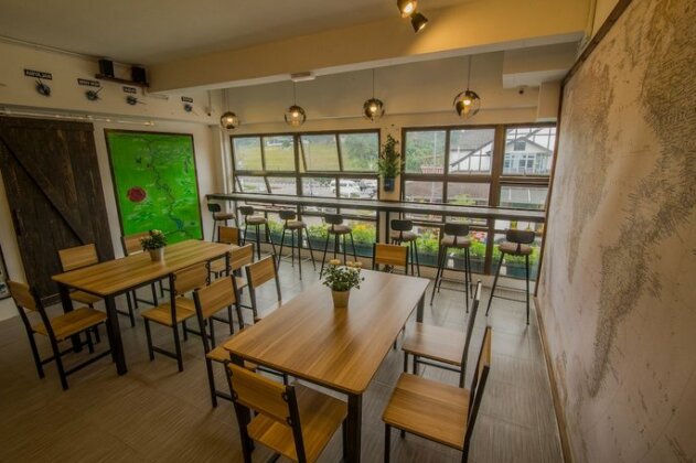 Traveller Bunker Hostel - Photo5