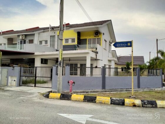 Sri Manik Homestay Tanjung Karang - Photo2