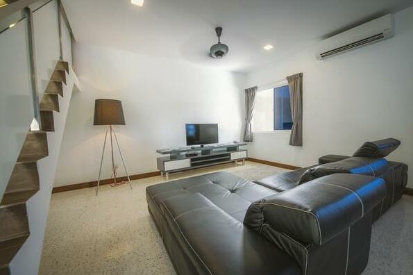 New Modern Renovated Double Storey Semi-D - Photo4