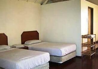 Roach Reefs Resort - Photo3