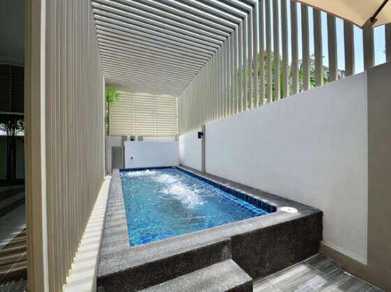 Iris Luxury Service Villa - Photo2