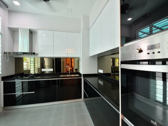 Iris Luxury Service Villa - Photo3