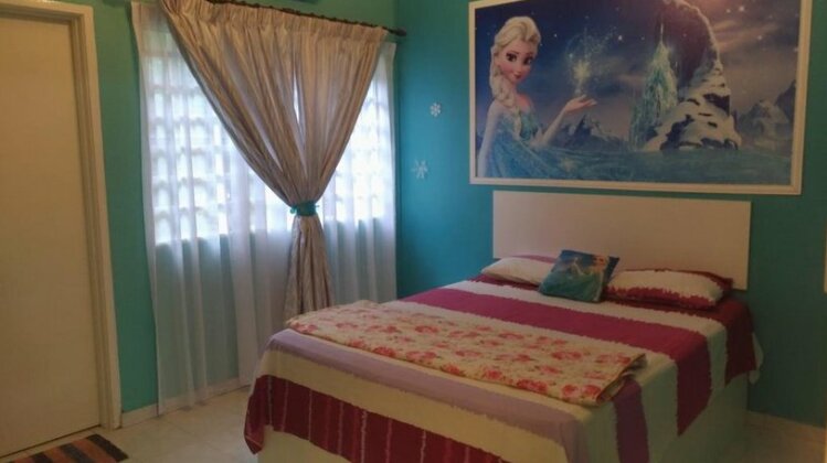 Frozen Home Stay - Photo2