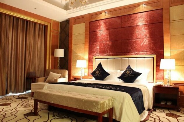 Golden Peacock Resort Hotel - Photo4