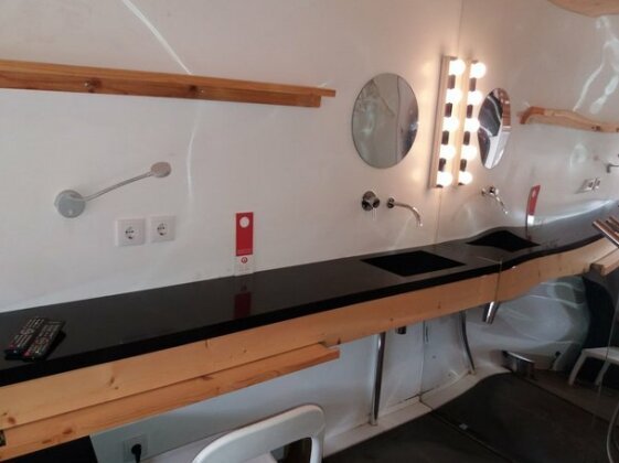Liv Inn Guest House - Photo4