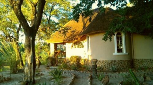 Mobola Lodge