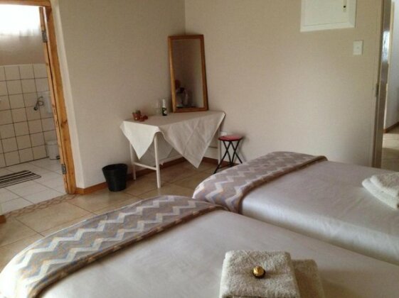 U&K Bed & Breakfast - Photo5