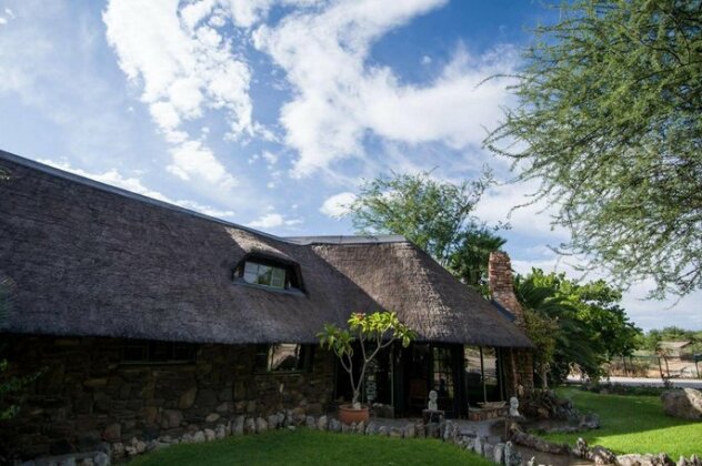 Etusis Lodge - Photo2