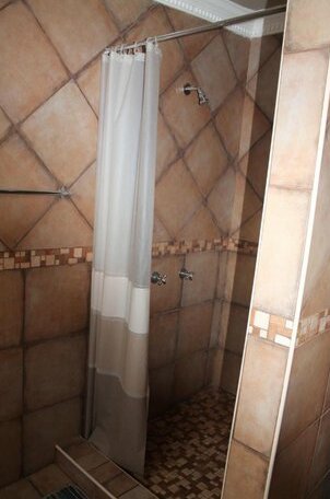Bauern Guesthouse - Photo4