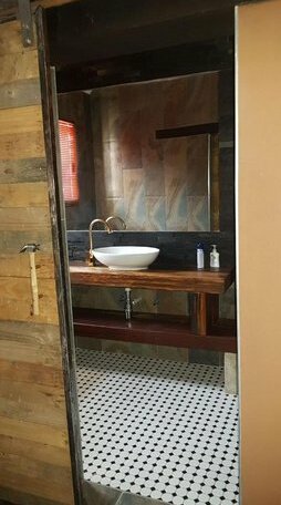 Prospectors Inn Luderitz - Photo2