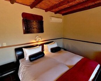 Zebra Kalahari Lodge - Photo4
