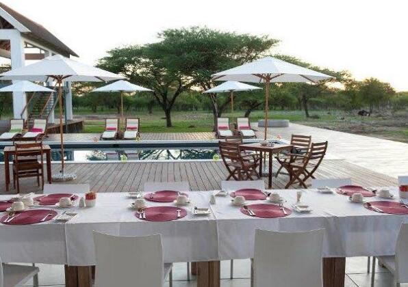 Emanya@Etosha - Photo3