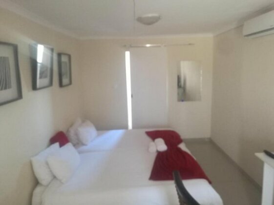 Mo-nize Villa Guesthouse - Photo2