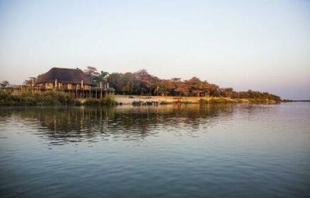 Hakusembe River Lodge