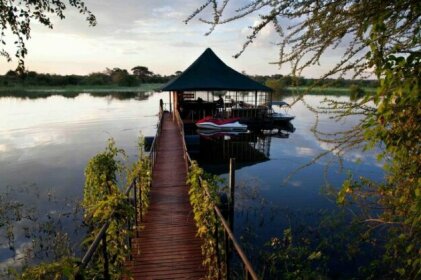 Taranga Safari Lodge