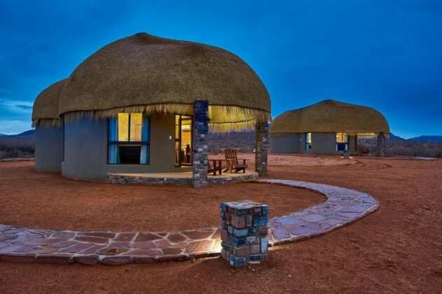 We Kebi Safari Lodge - Photo2