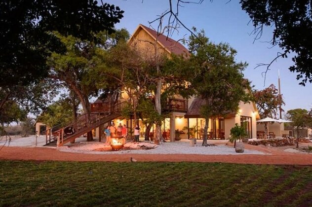 Callies Game Lodge Safaris - Photo2
