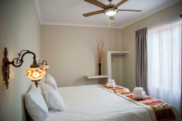 Homestay - Tsumeb Backpackers - Photo4