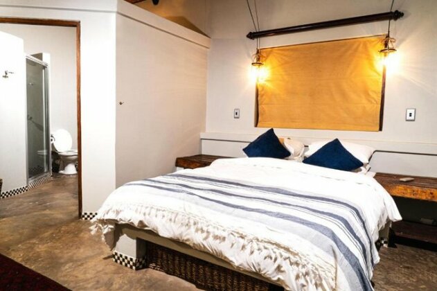 Uris Safari Lodge - Photo3