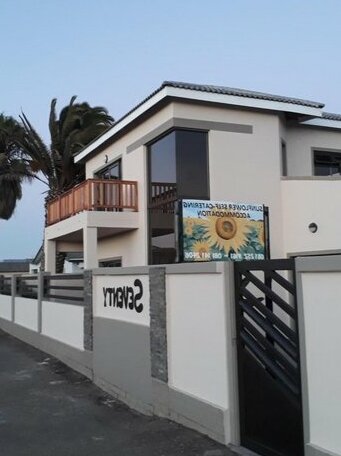  Photo 1