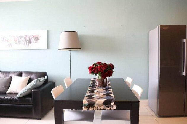 77 Independence - Photo3