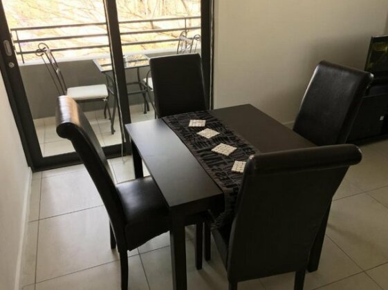 Executive Two Bedroom Apartment - Photo3