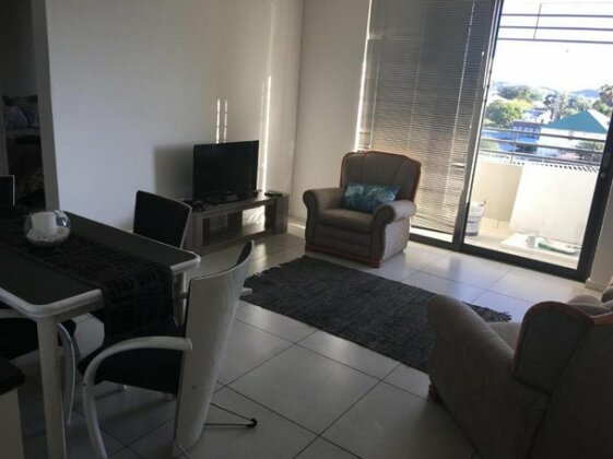 Executive Two Bedroom Apartment - Photo5
