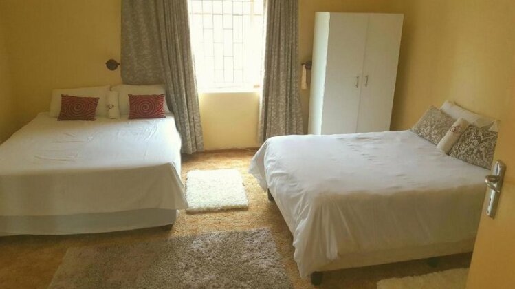 Glamorous Guest House - Photo3