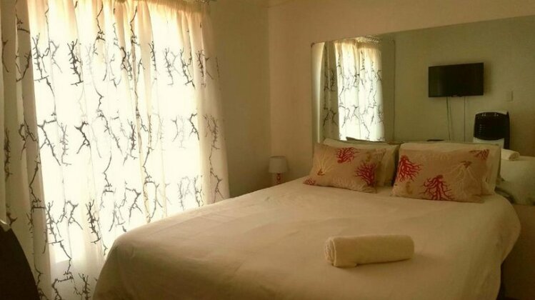 Glamorous Guest House - Photo4