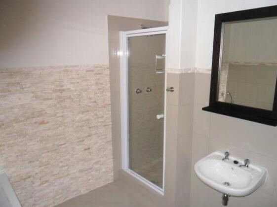 Hillside Executive Accommodation - Photo2