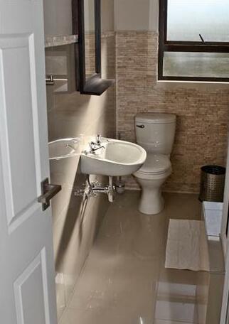 Hillside Executive Accommodation - Photo3