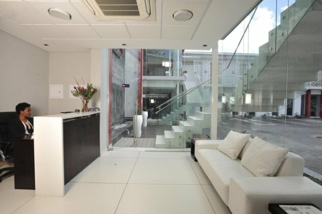 Paragon Crescent Suites - Photo2