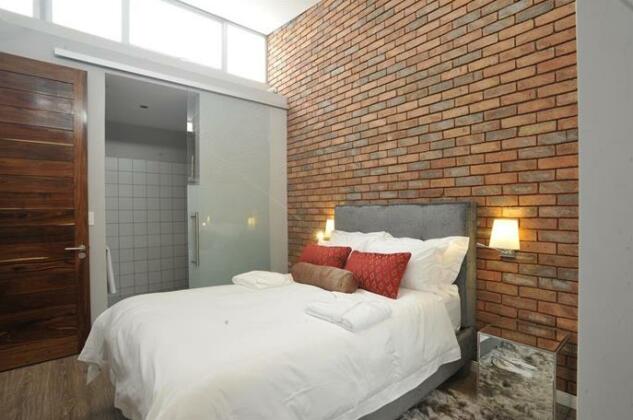 Paragon Crescent Suites - Photo5