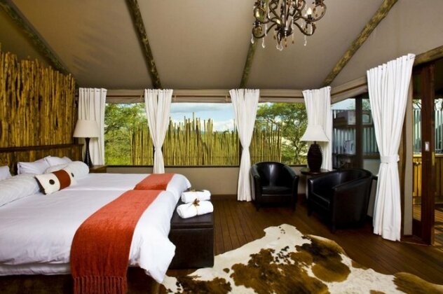 Windhoek Self-Catering Game Camp - Photo4
