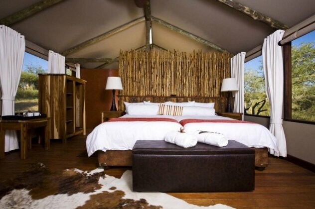Windhoek Self-Catering Game Camp - Photo5