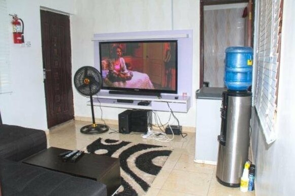 A private Cozy One Bedroom Apartment located in Suncity Estate Galadimawa Abuja - Photo2