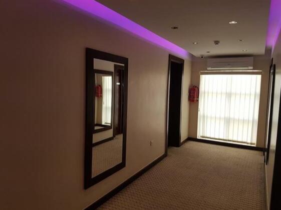 Check Inn Hotel Abuja - Photo4