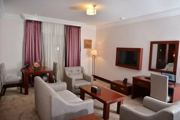 Grand Pela Hotel & Suites - Photo2
