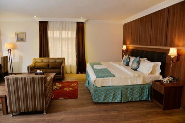 Grand Pela Hotel & Suites - Photo4