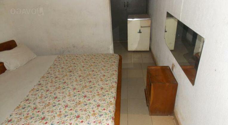 Gresa Guest Inn - Photo4