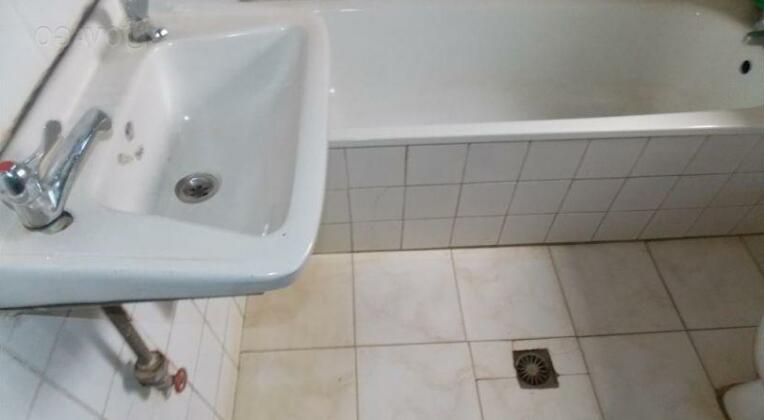 Gresa Guest Inn - Photo5