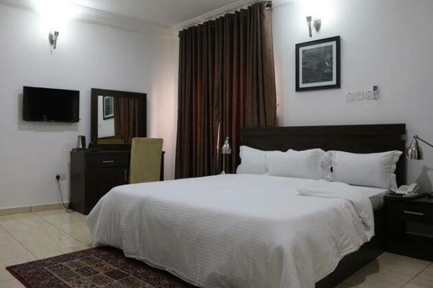 TheDEN Hotels - Photo3